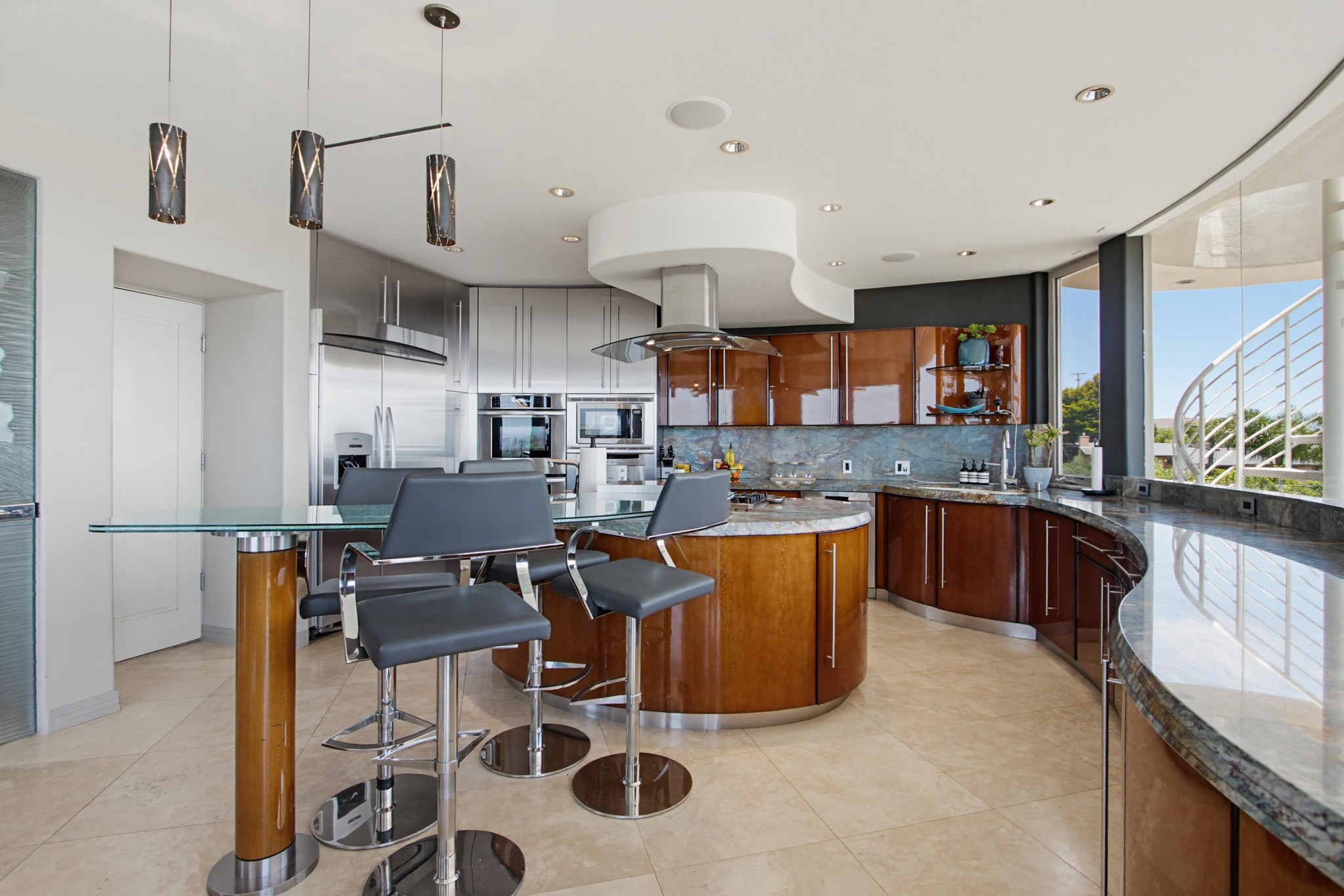 Virtual tour photo 7 of 98 for 1535 Loring St