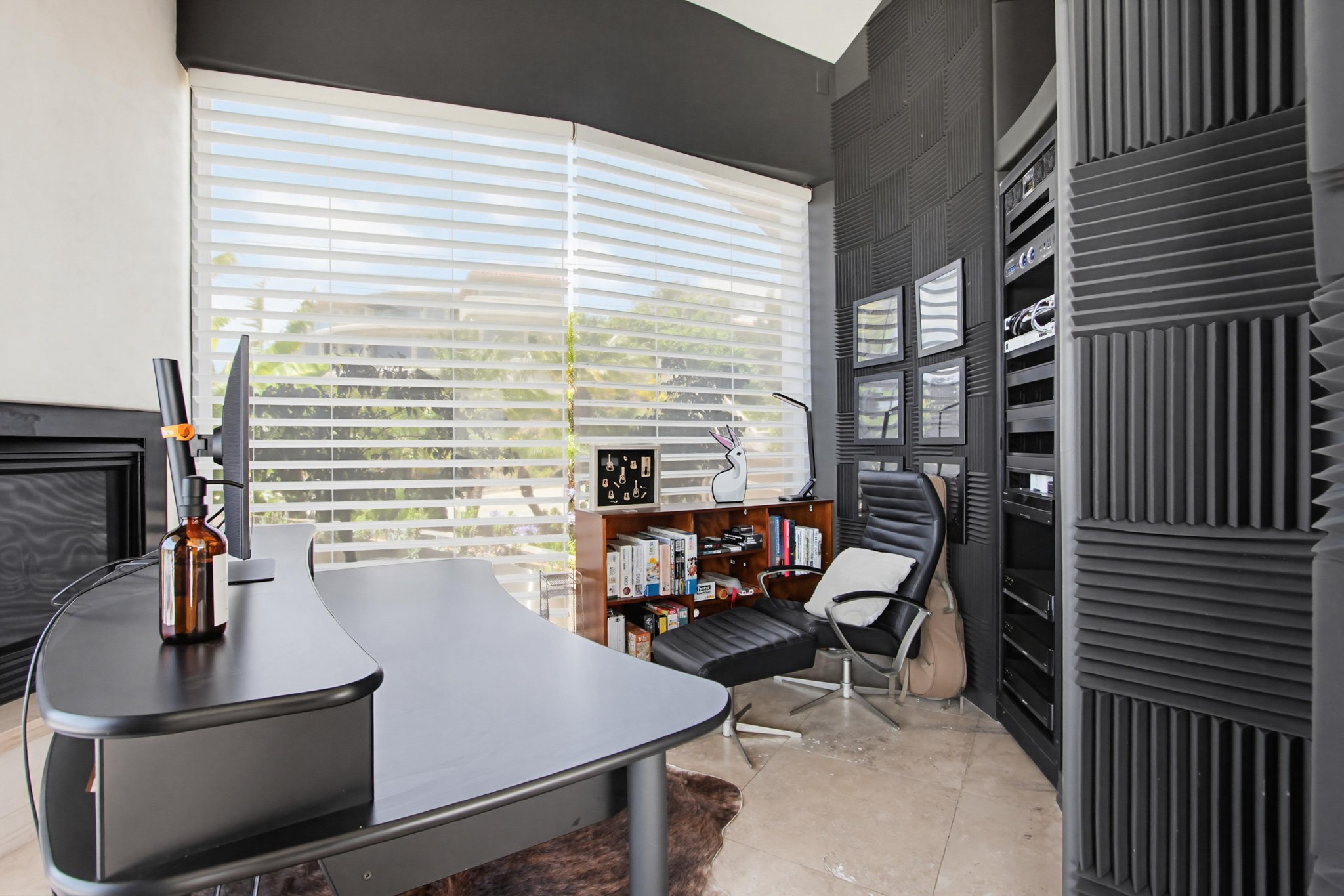 Virtual tour photo 18 of 98 for 1535 Loring St