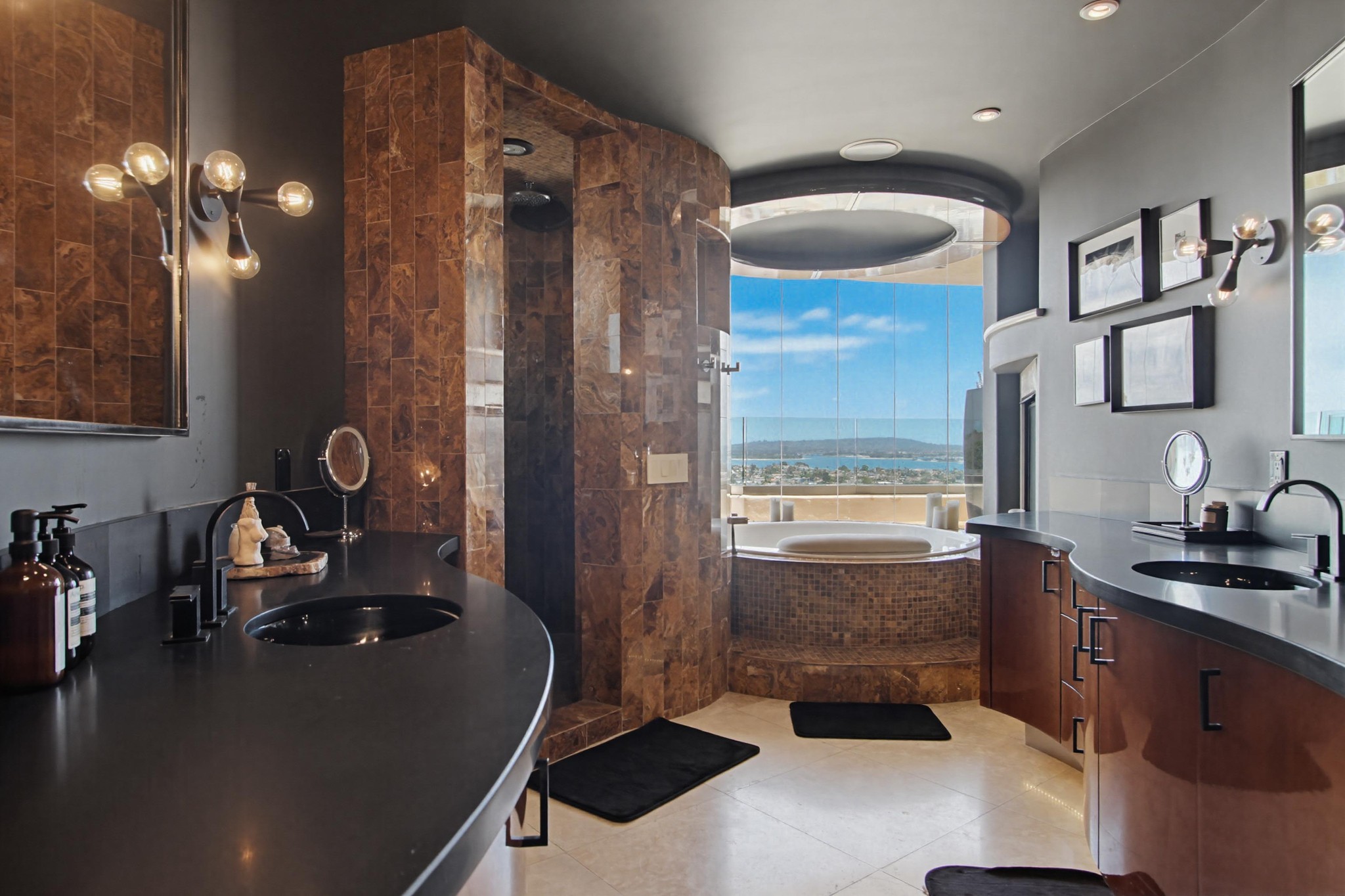 Virtual tour photo 35 of 98 for 1535 Loring St
