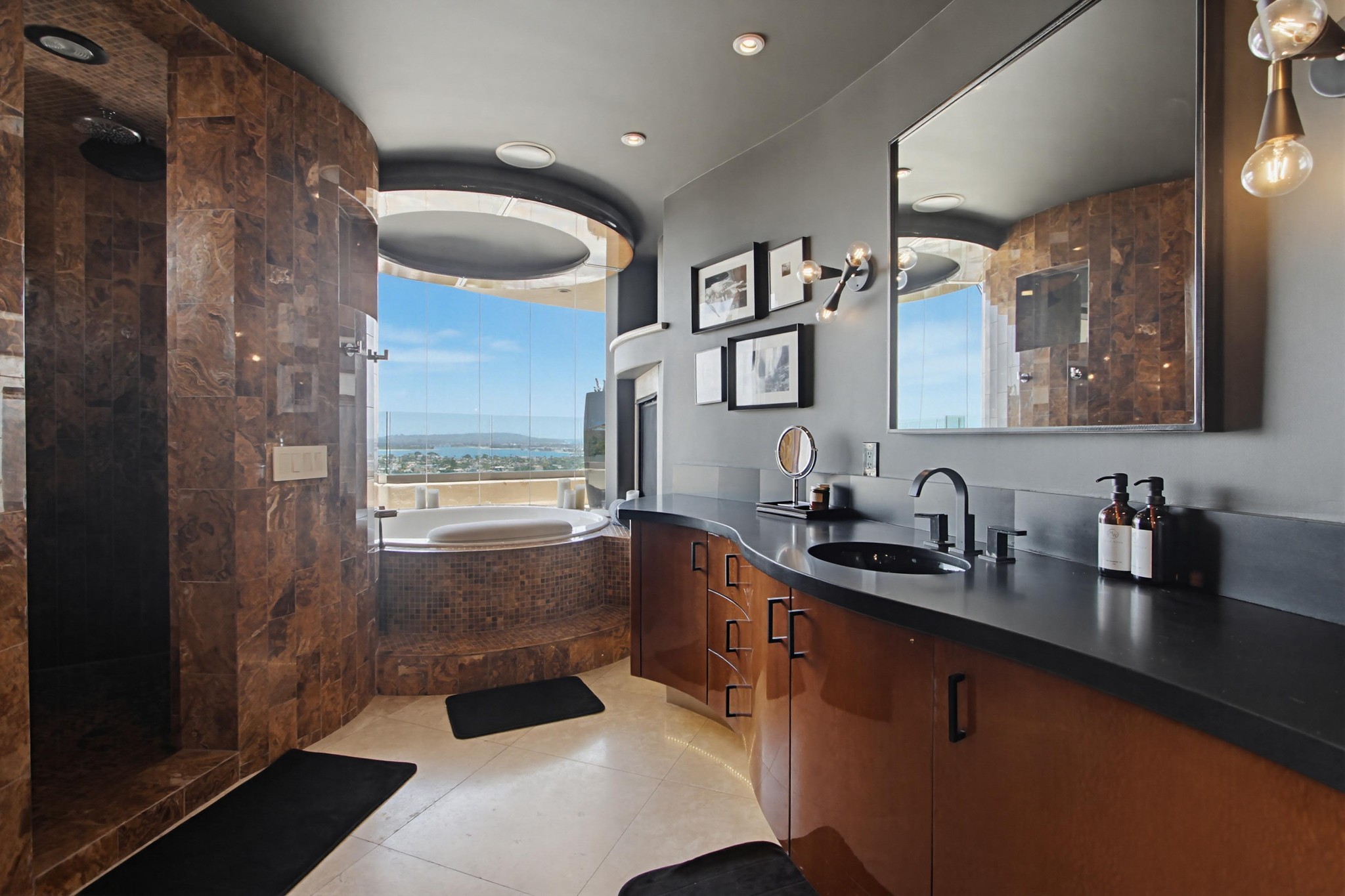 Virtual tour photo 36 of 98 for 1535 Loring St