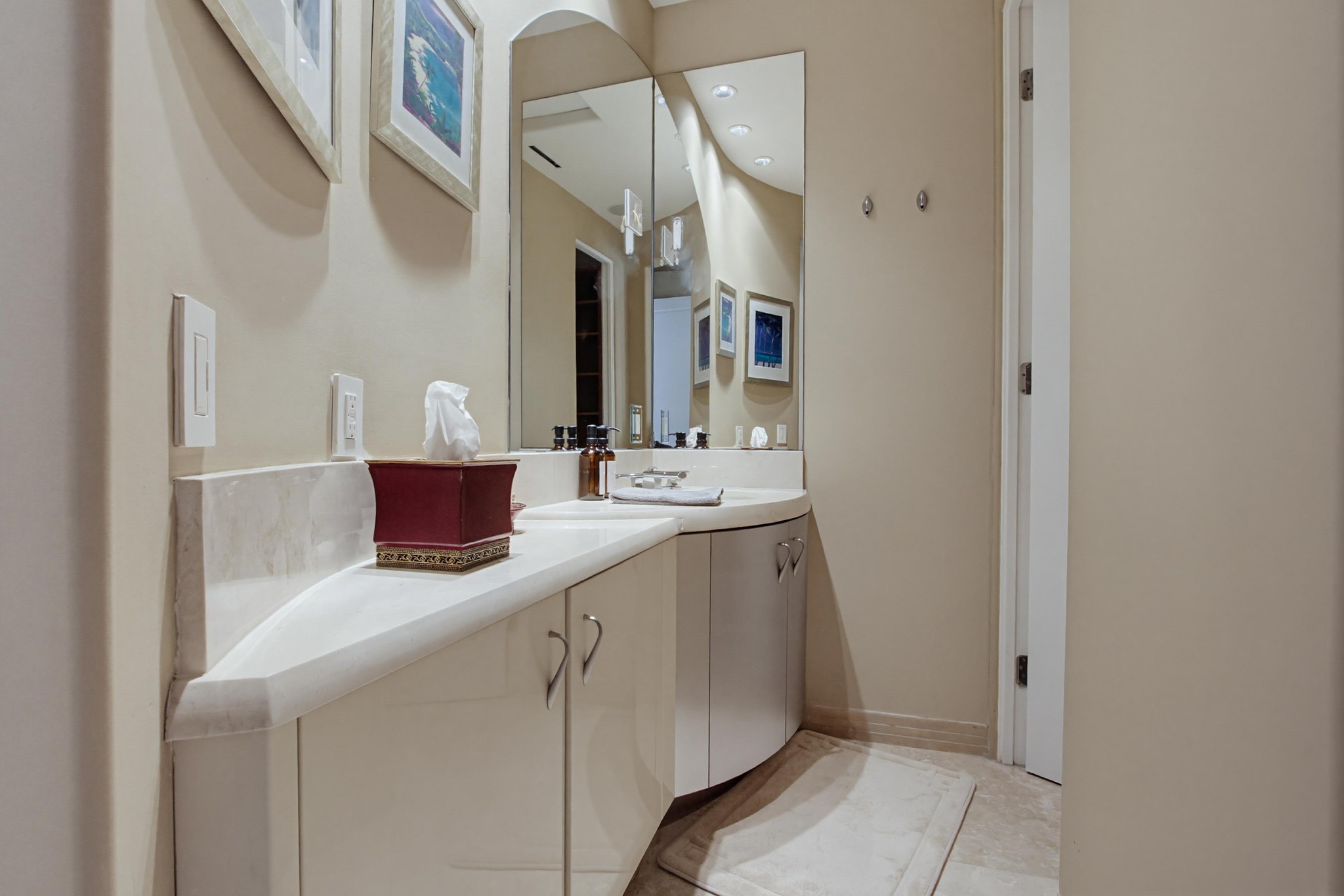 Virtual tour photo 62 of 98 for 1535 Loring St