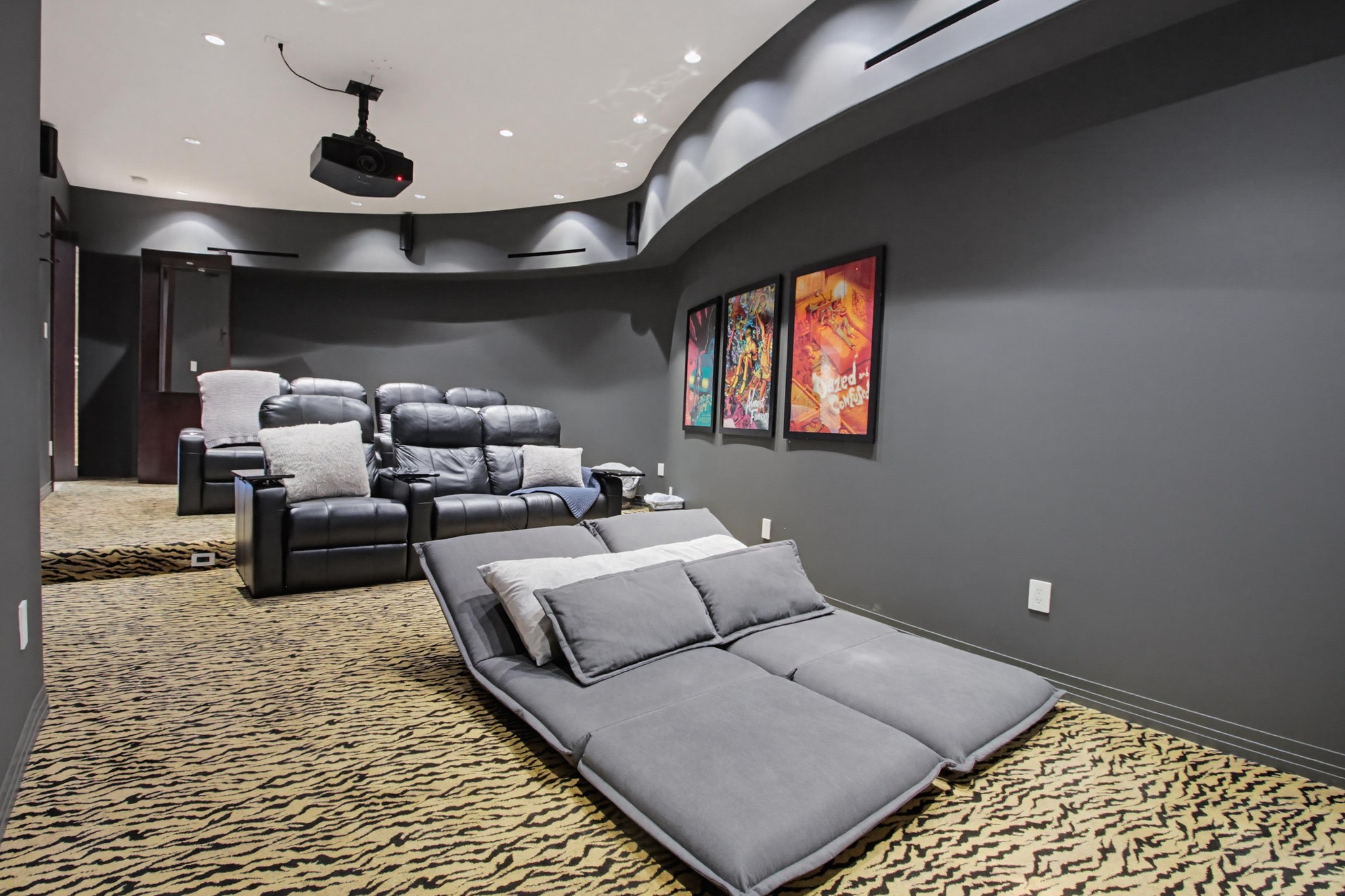 Virtual tour photo 74 of 98 for 1535 Loring St