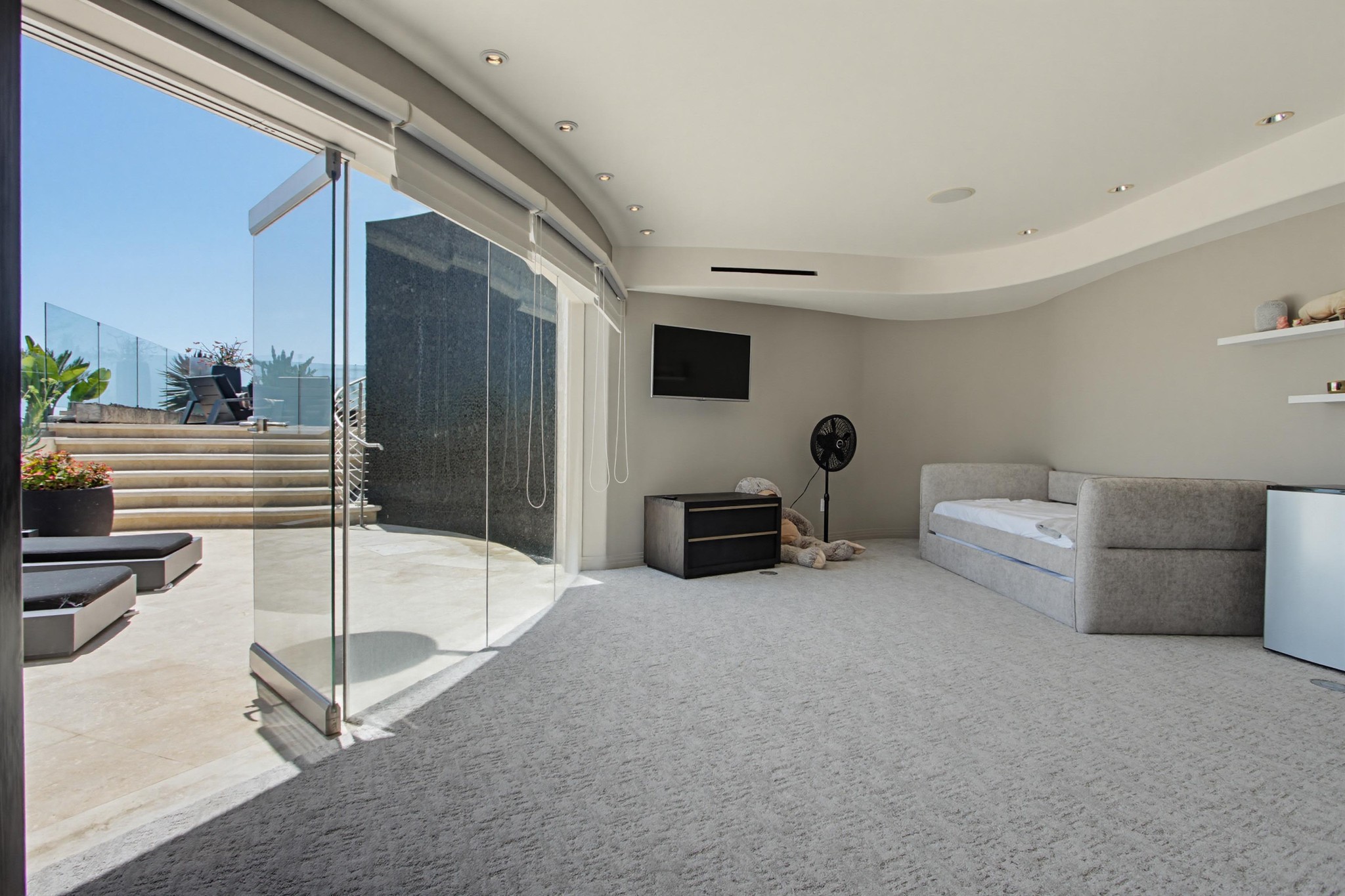 Virtual tour photo 77 of 98 for 1535 Loring St
