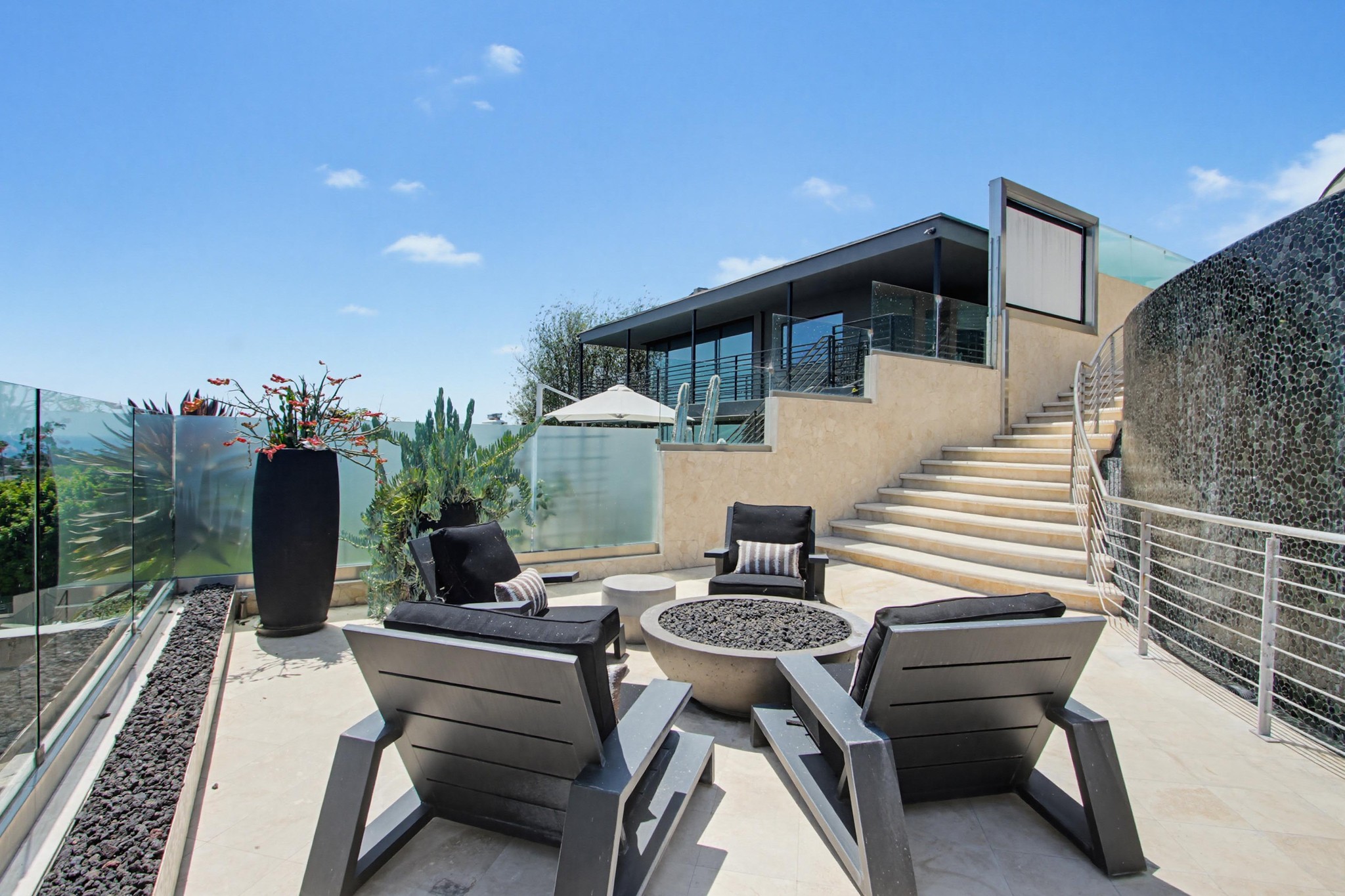 Virtual tour photo 80 of 98 for 1535 Loring St
