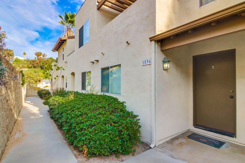 Virtual tour photo 8 of 48 for 1536 Glenwood Dr