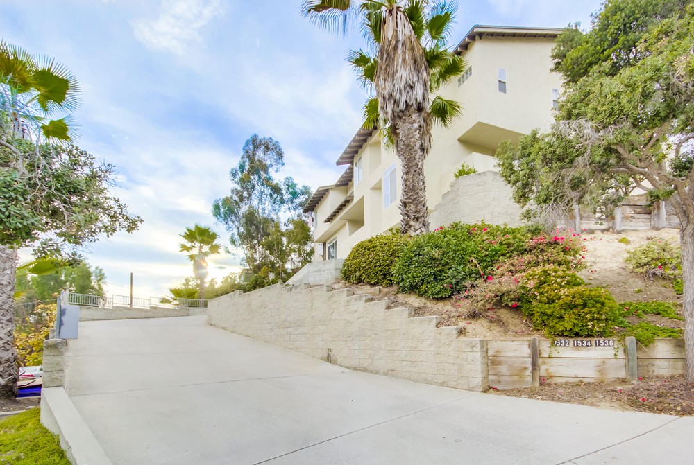 Virtual tour photo 1 of 48 for 1536 Glenwood Dr