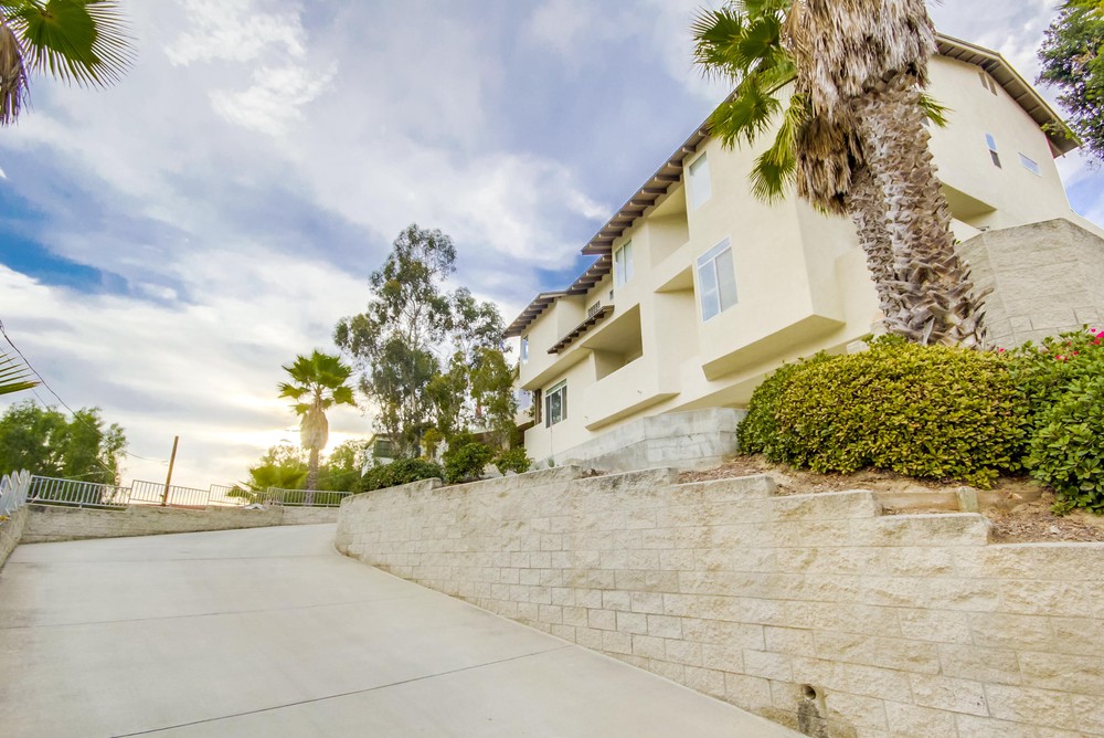 Virtual tour photo 3 of 48 for 1536 Glenwood Dr