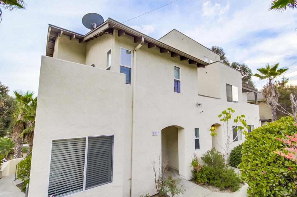 Virtual tour photo 5 of 48 for 1536 Glenwood Dr
