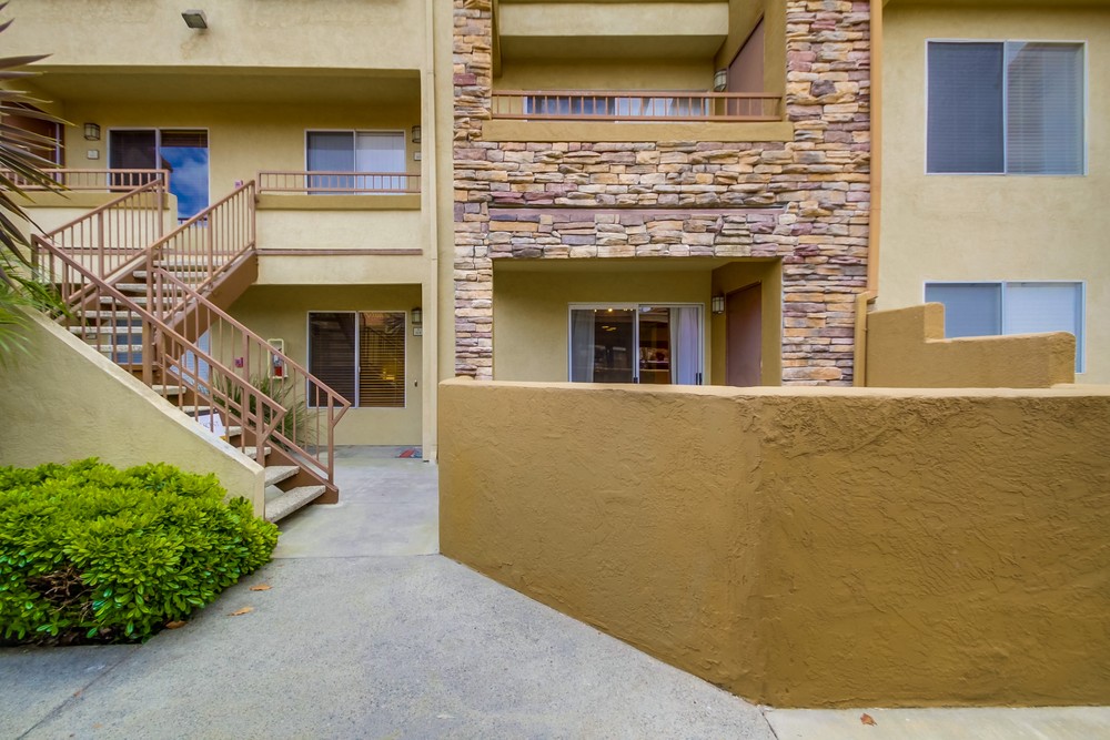 Virtual tour photo 3 of 38 for 15367 Maturin Dr #164