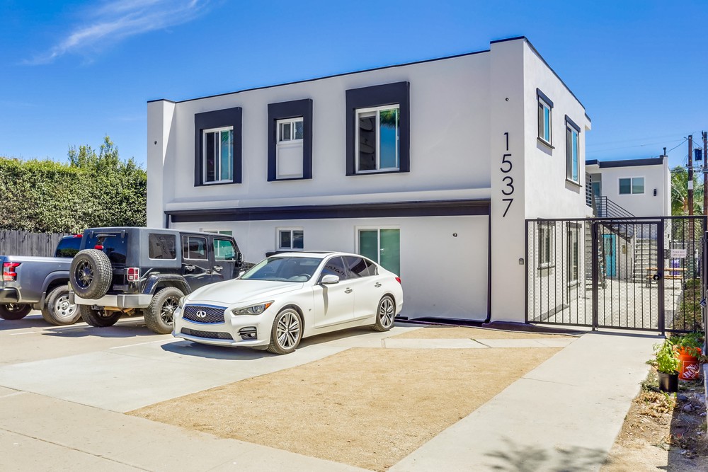 Virtual tour photo 1 of 28 for 1537 Missouri St #5