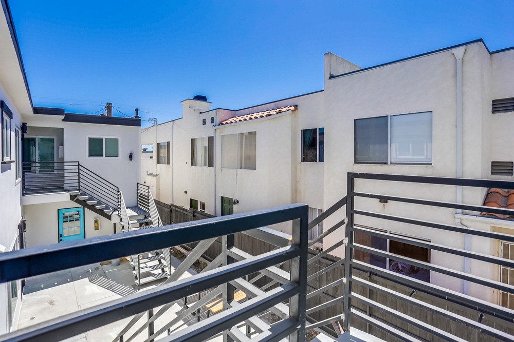Virtual tour photo 10 of 28 for 1537 Missouri St #5