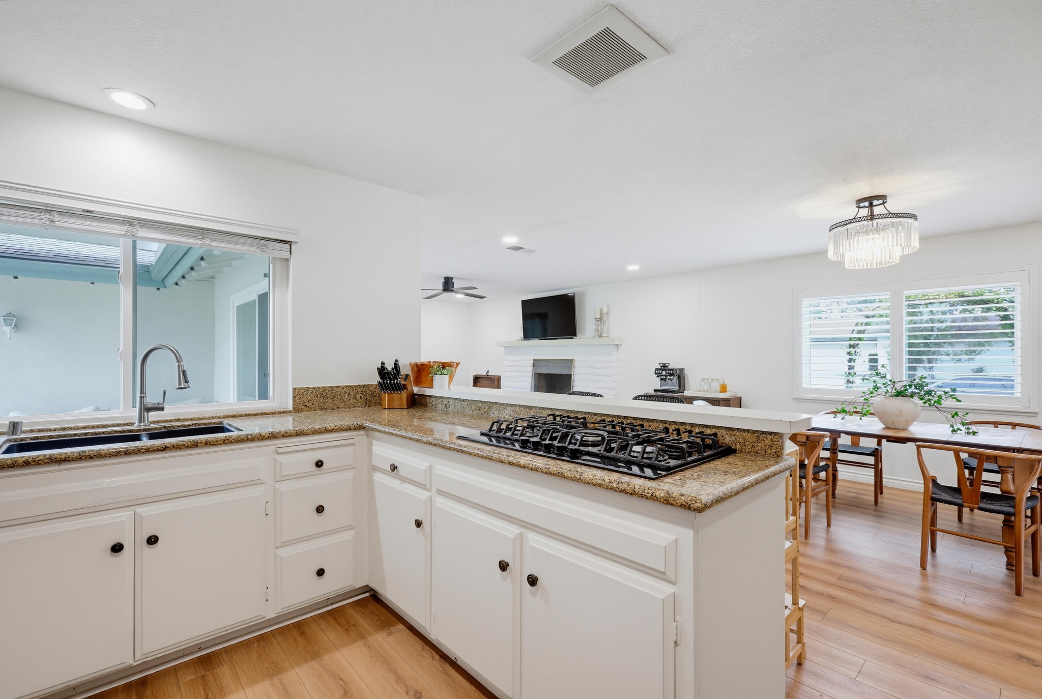 Virtual tour photo 22 of 65 for 1537 Yellowstone Ave