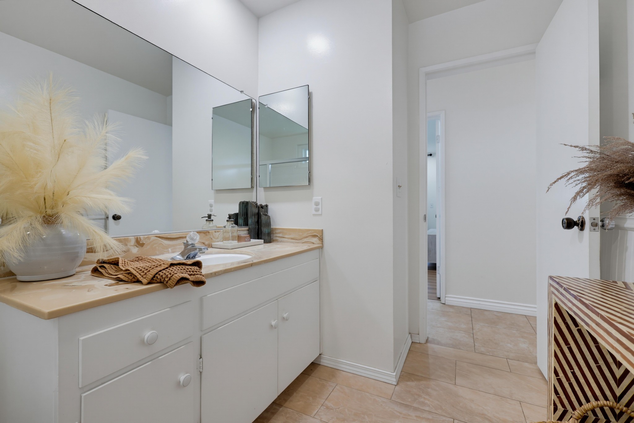 Virtual tour photo 38 of 65 for 1537 Yellowstone Ave