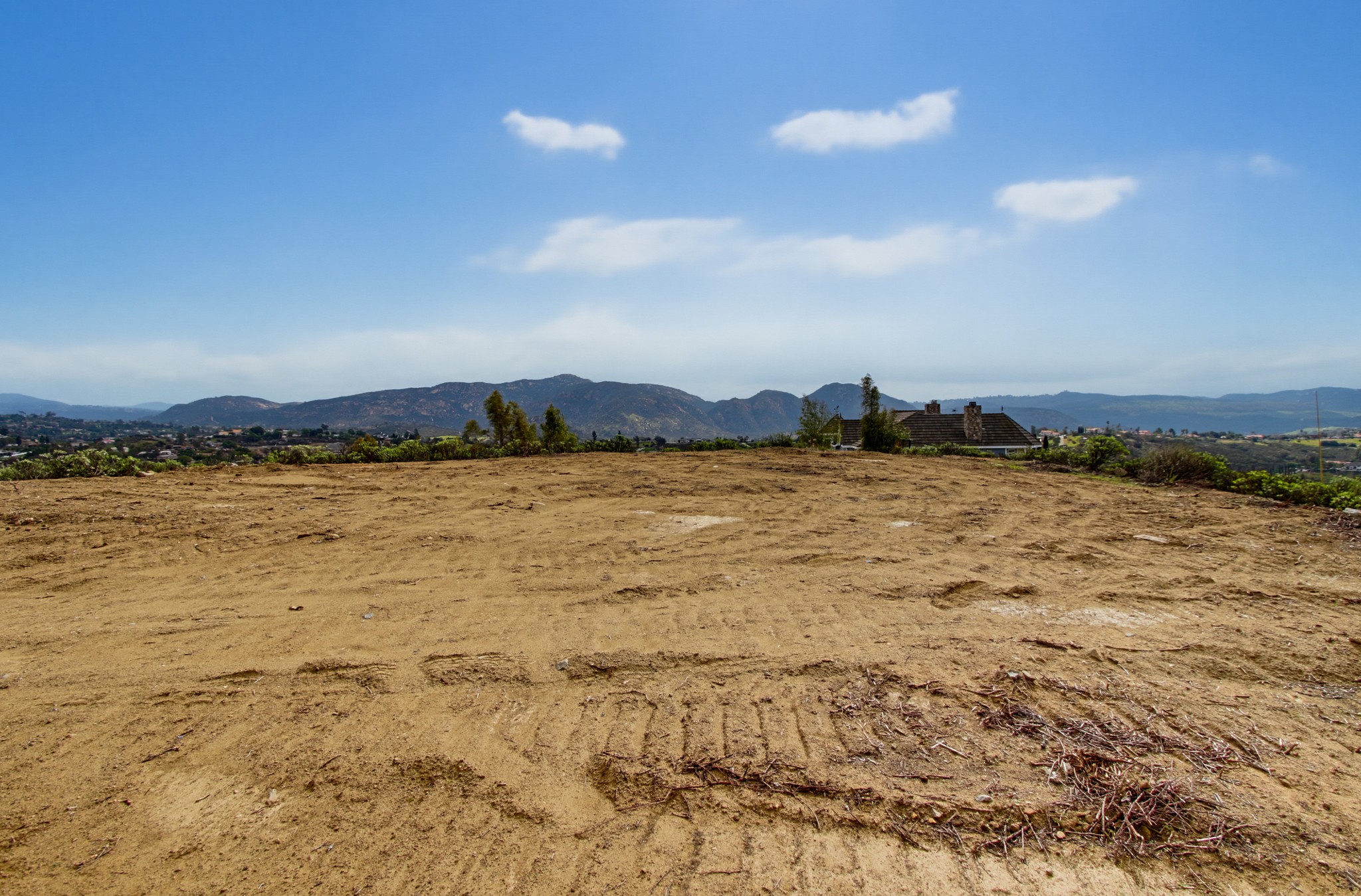 Virtual tour photo 1 of 48 for 15370 Lazy Creek Rd
