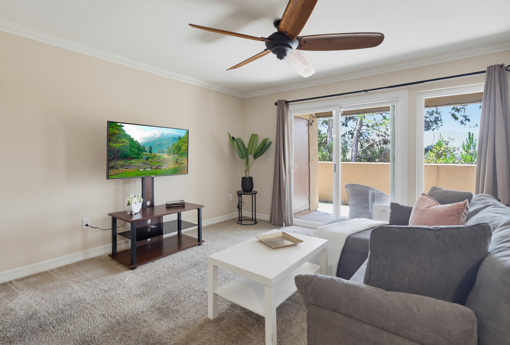 Virtual tour photo 7 of 41 for 15373 Maturin Dr