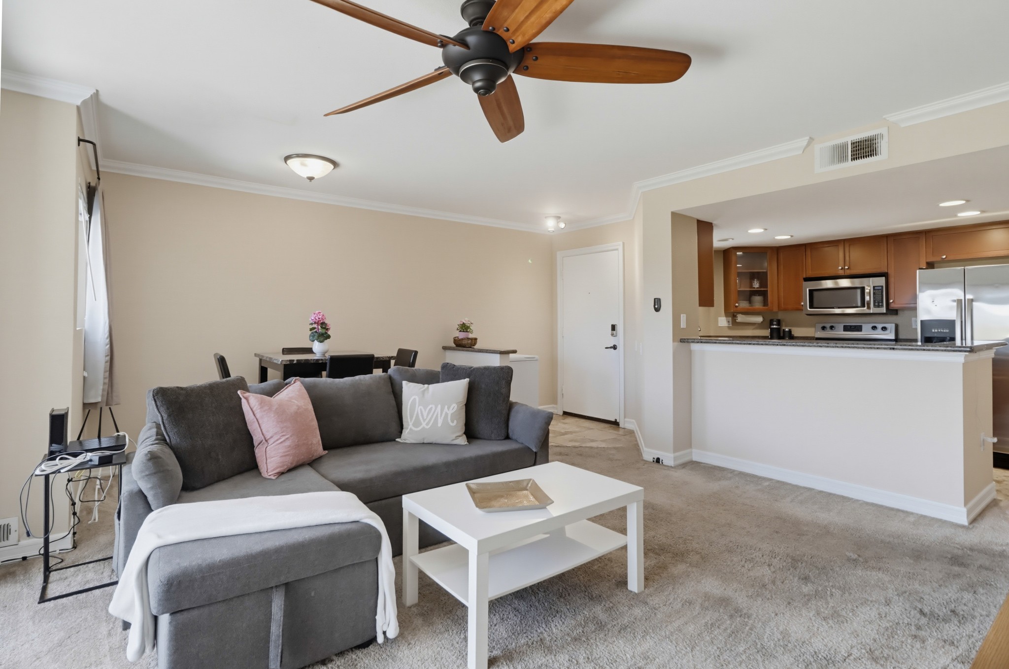 Virtual tour photo 8 of 41 for 15373 Maturin Dr