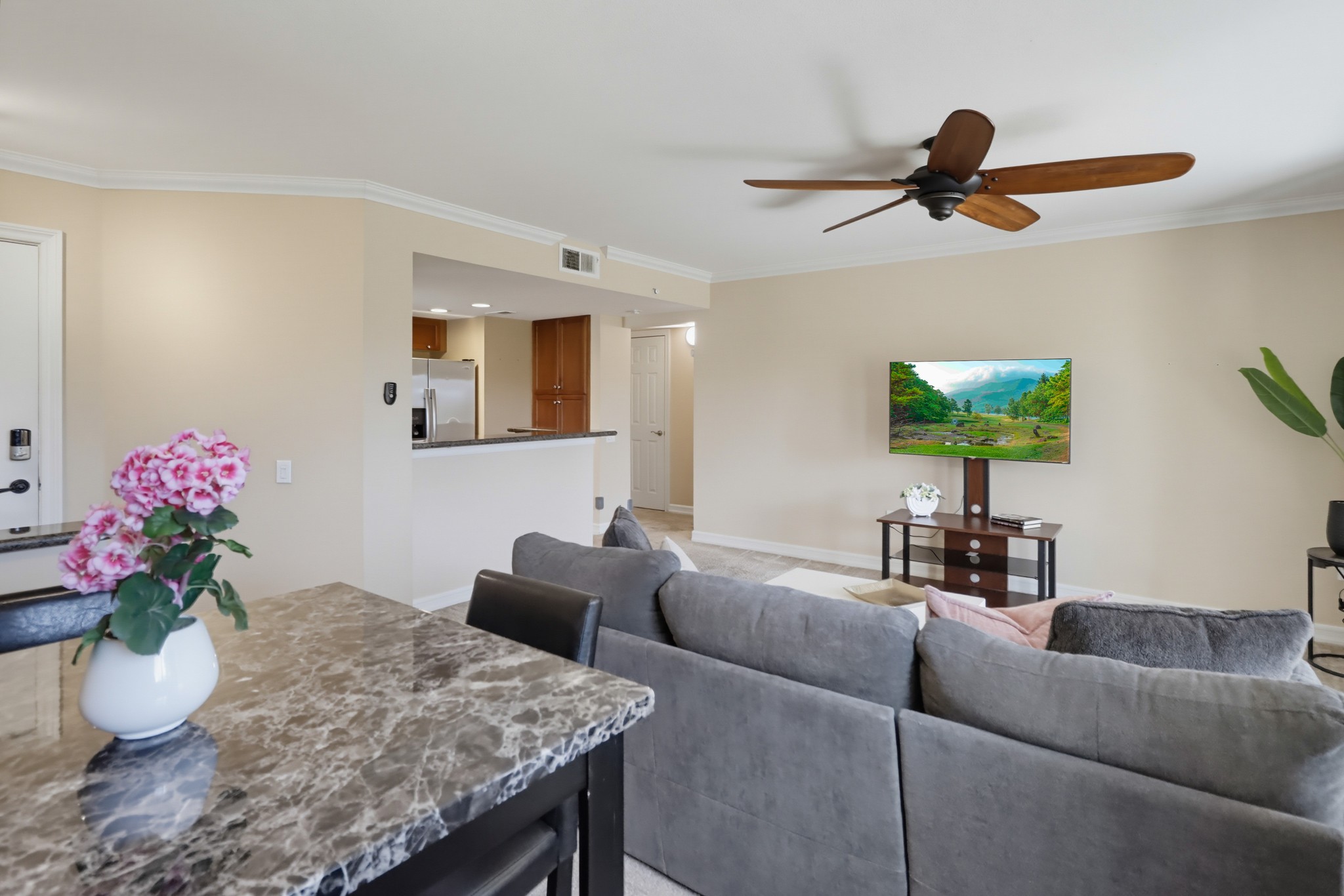Virtual tour photo 10 of 41 for 15373 Maturin Dr