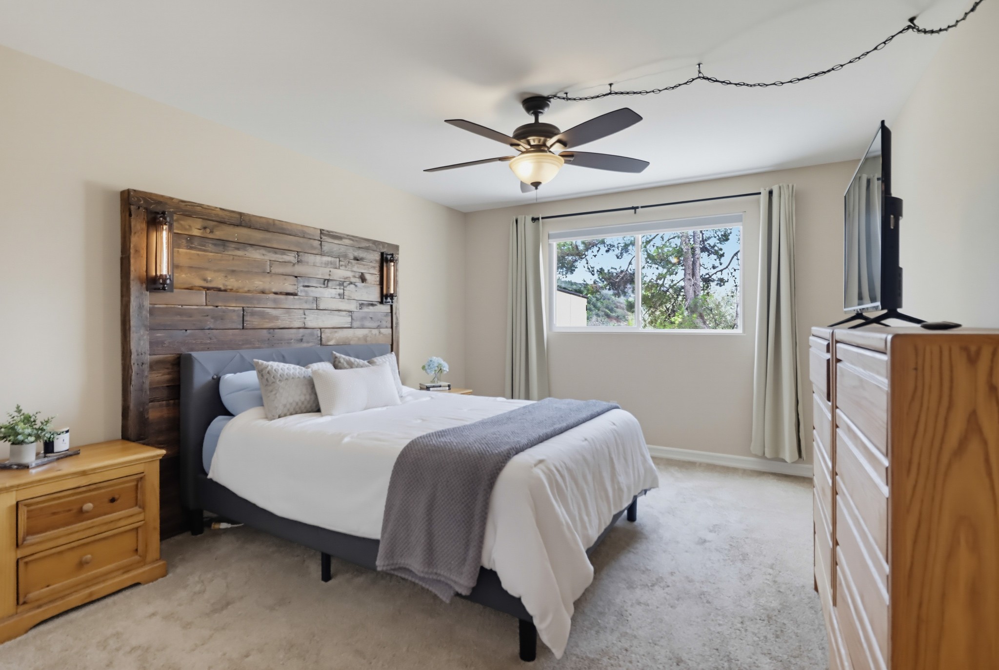 Virtual tour photo 20 of 41 for 15373 Maturin Dr