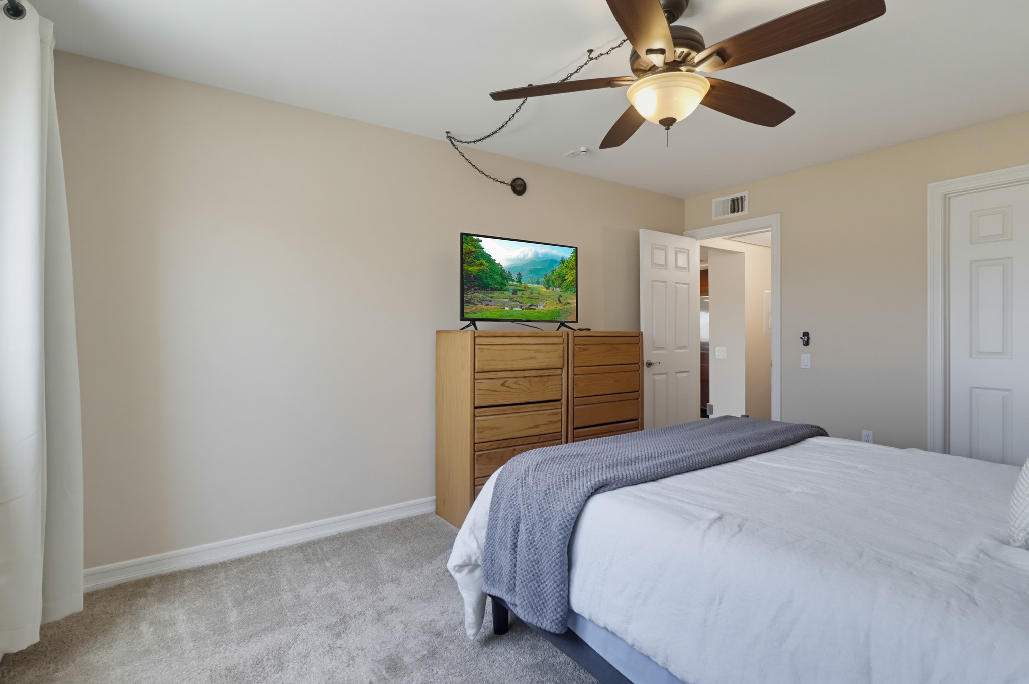 Virtual tour photo 23 of 41 for 15373 Maturin Dr