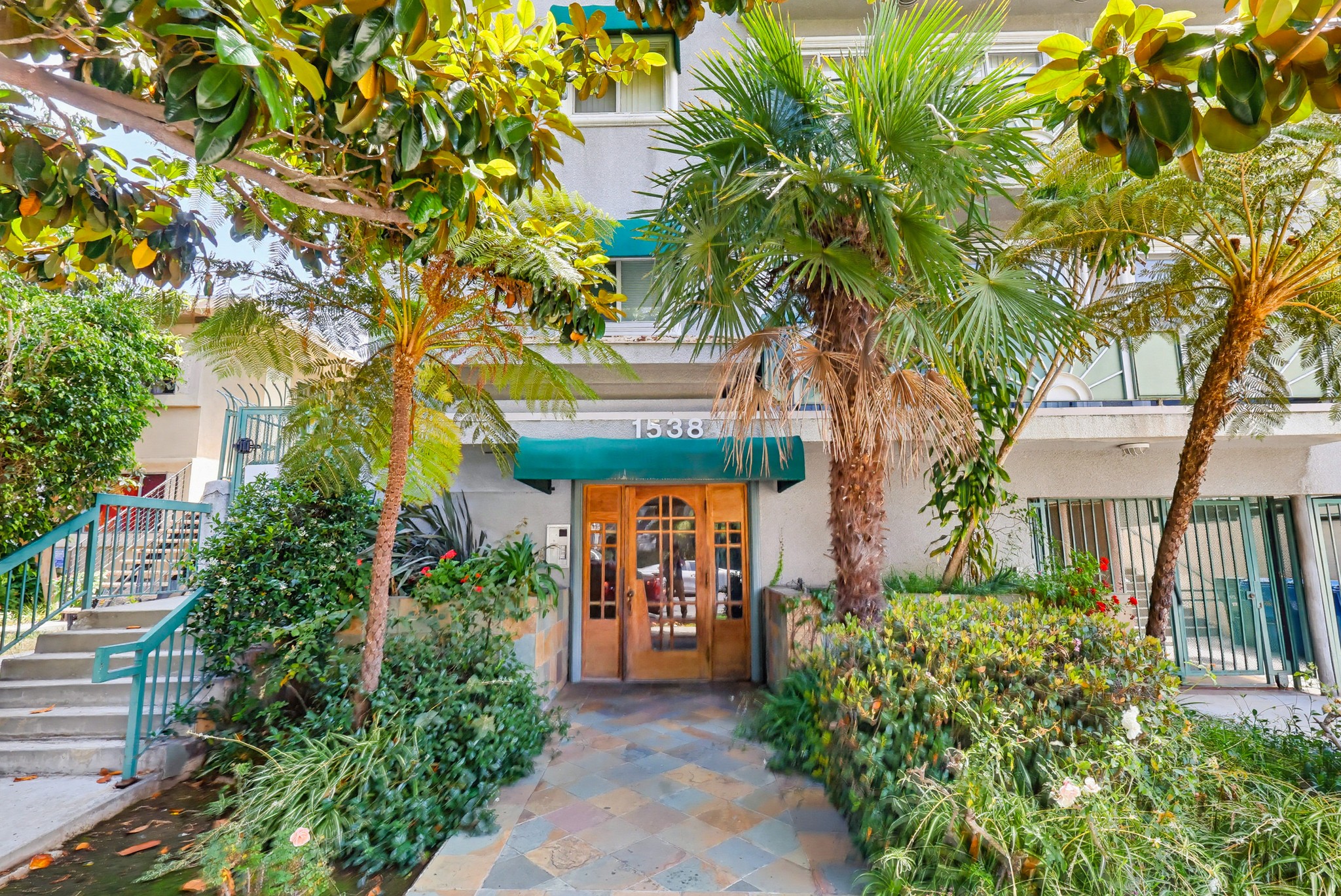 Virtual tour photo 6 of 87 for 1538 Stoner Ave APT 303