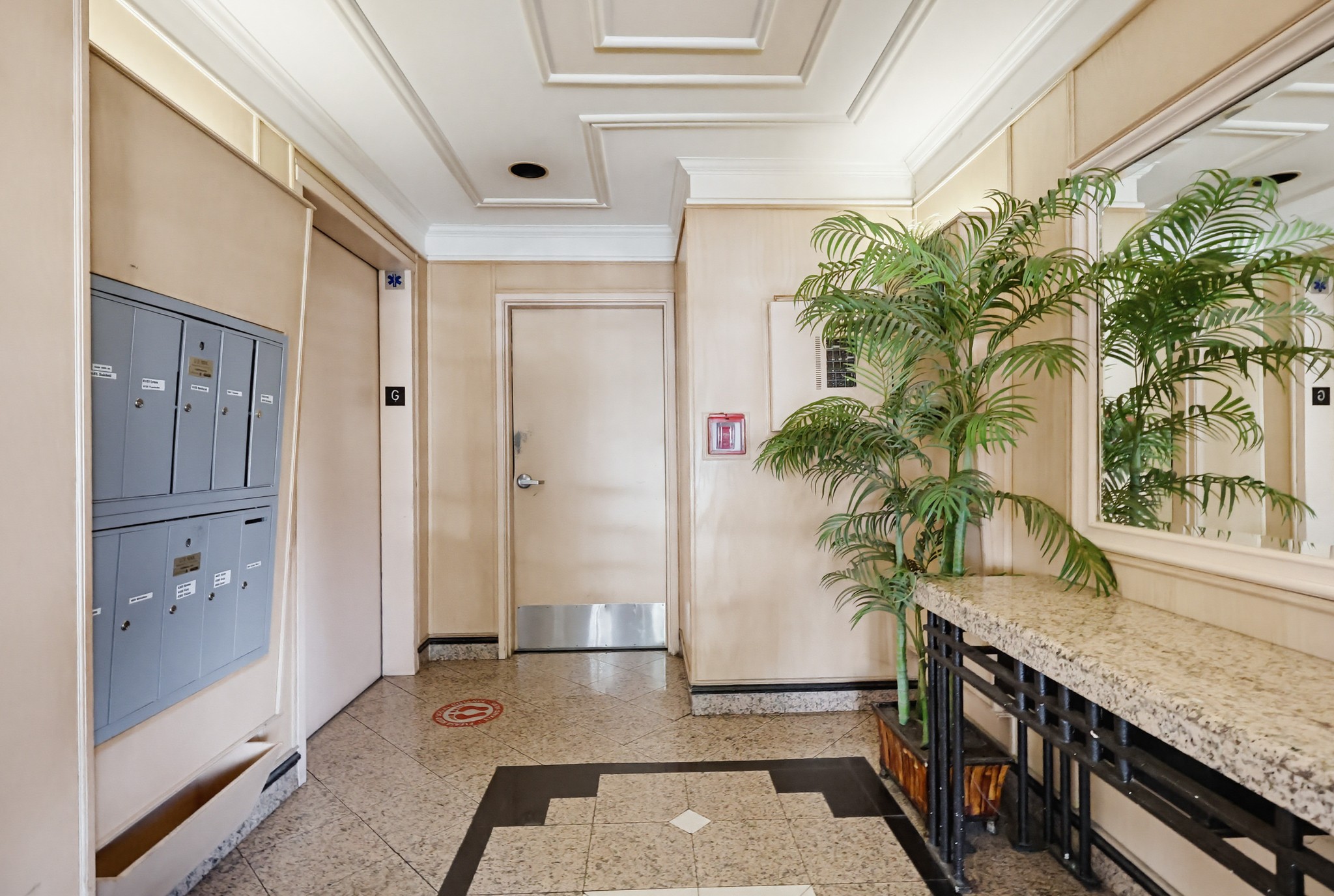 Virtual tour photo 9 of 87 for 1538 Stoner Ave APT 303