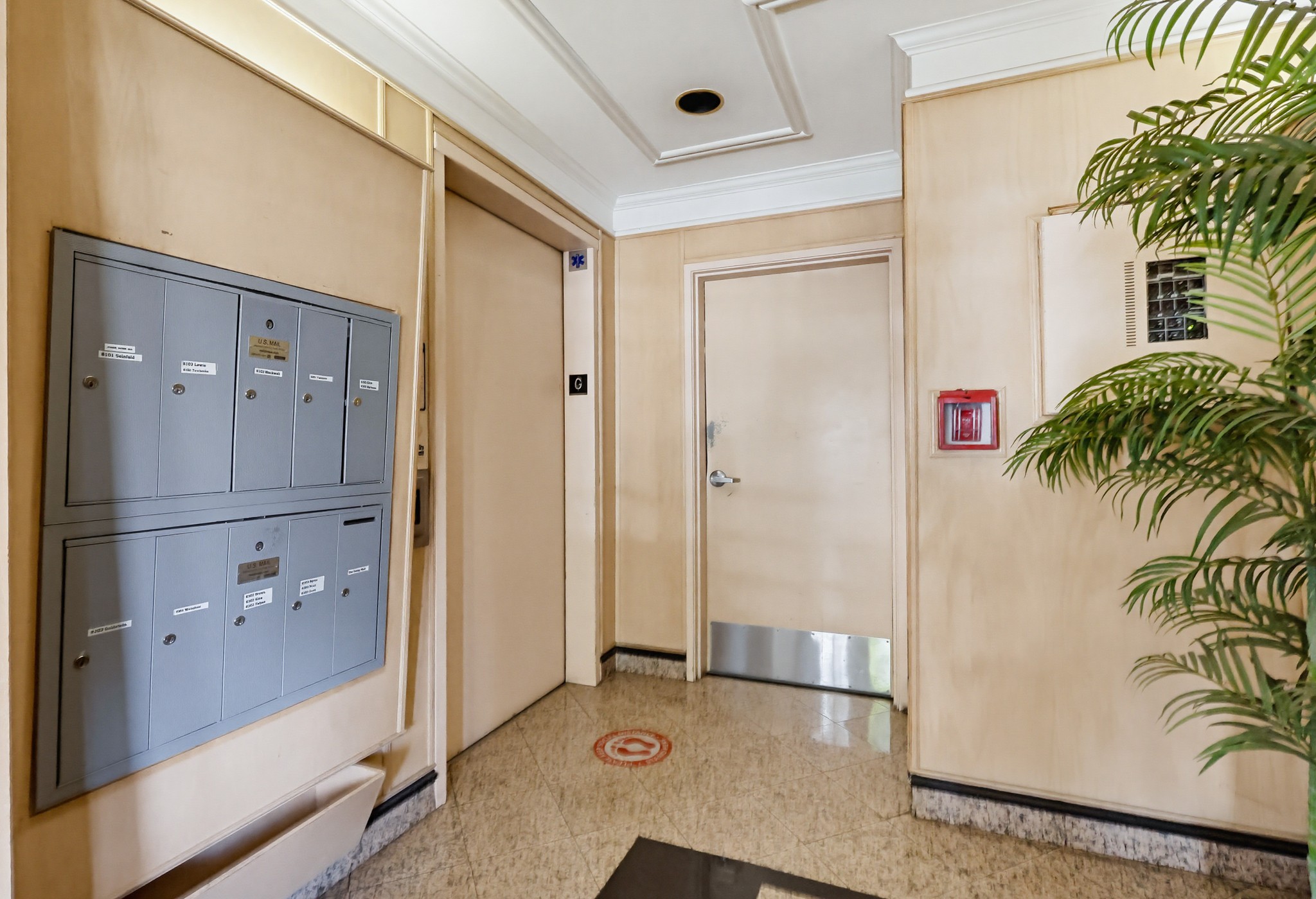 Virtual tour photo 10 of 87 for 1538 Stoner Ave APT 303