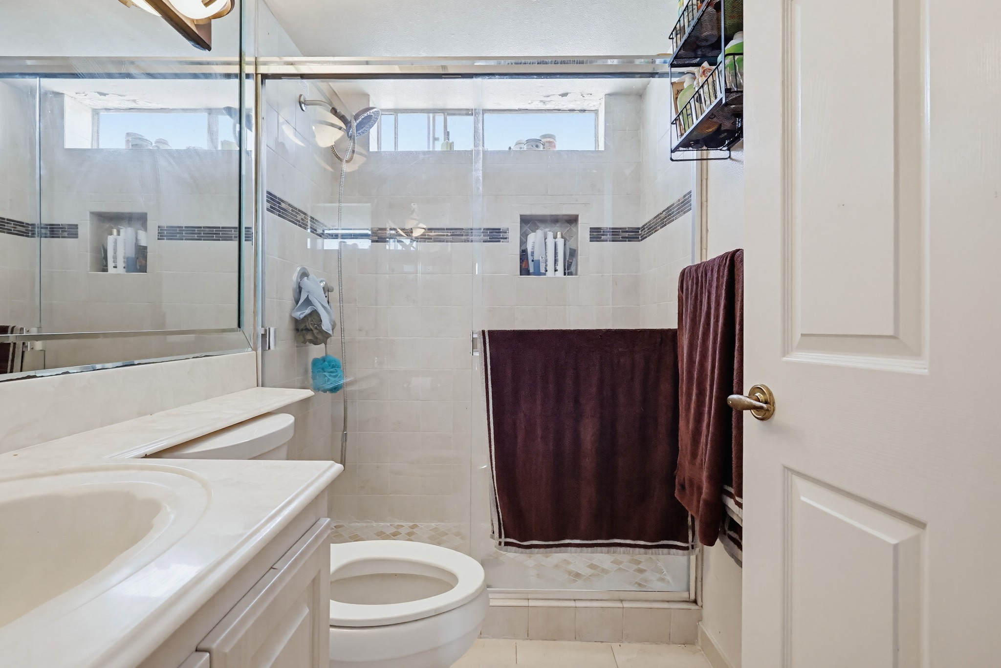 Virtual tour photo 53 of 87 for 1538 Stoner Ave APT 303