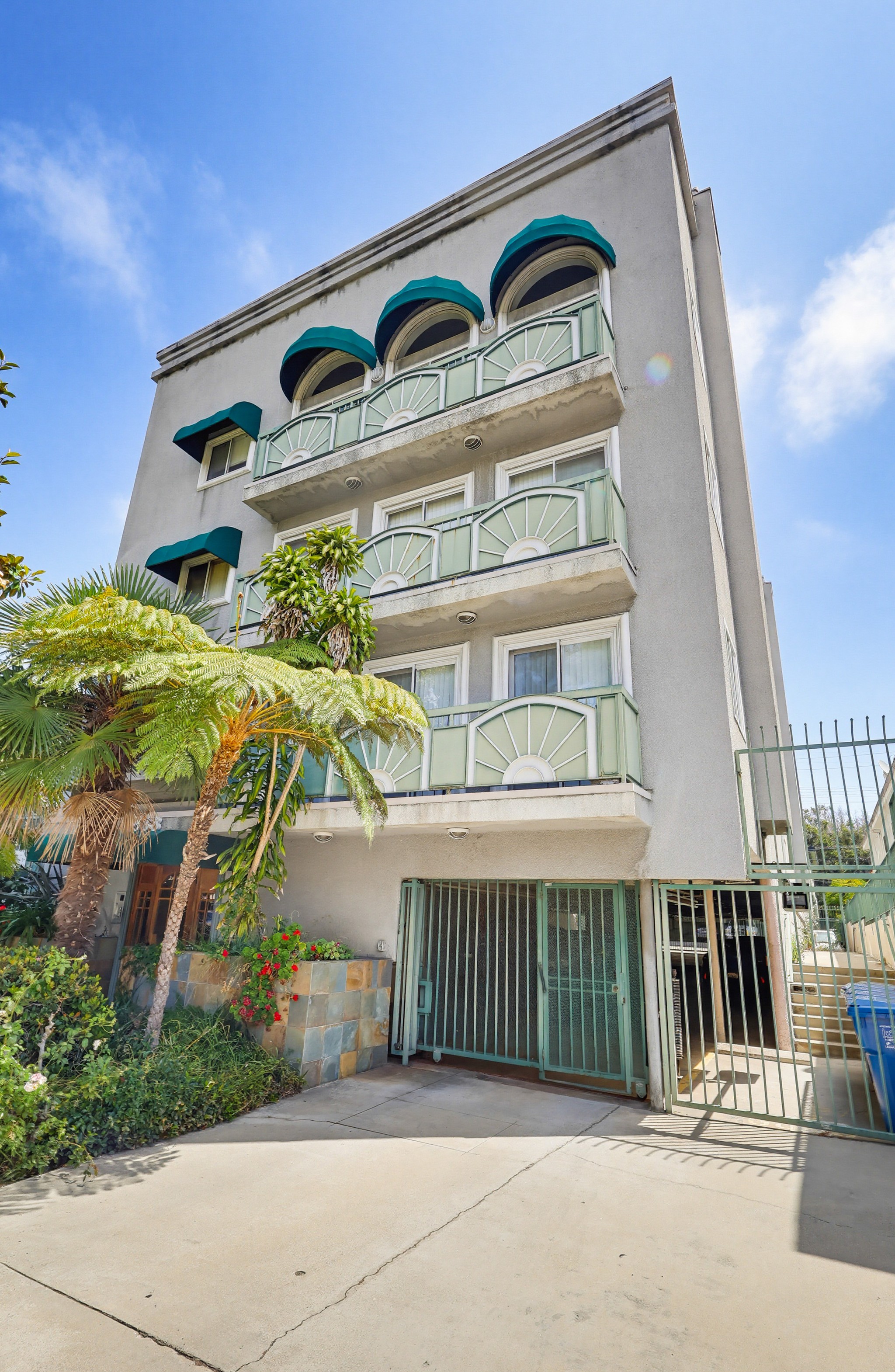 Virtual tour photo 84 of 87 for 1538 Stoner Ave APT 303