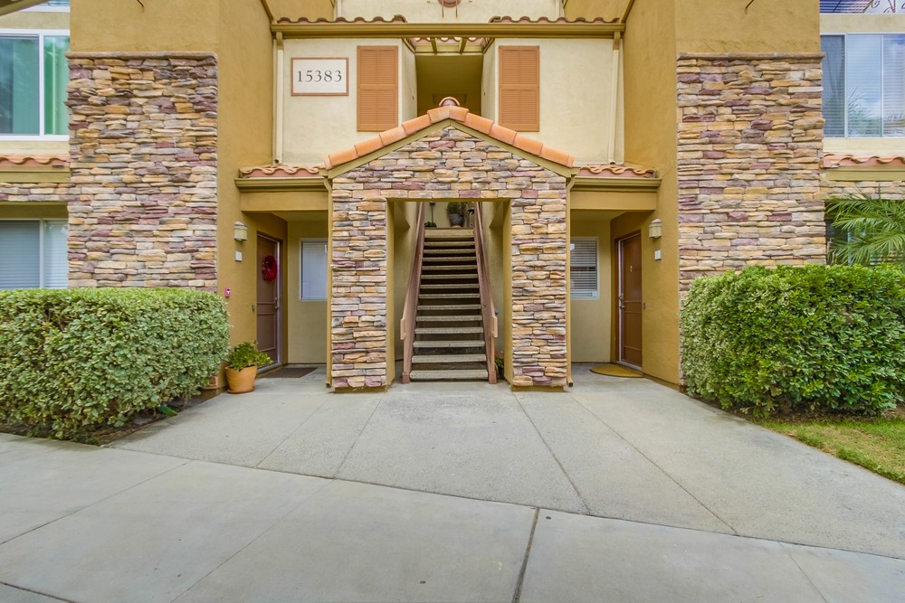 Virtual tour photo 3 of 32 for 15383 Maturin Dr #216