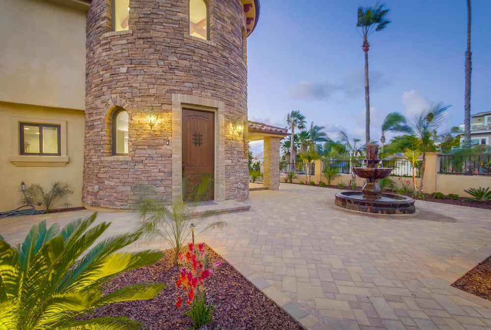 Virtual tour photo 7 of 106 for 1542 Guizot St