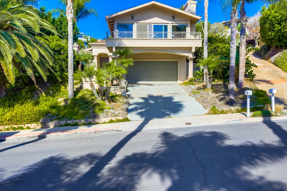 Virtual tour photo 1 of 41 for 1542 Monmouth Dr