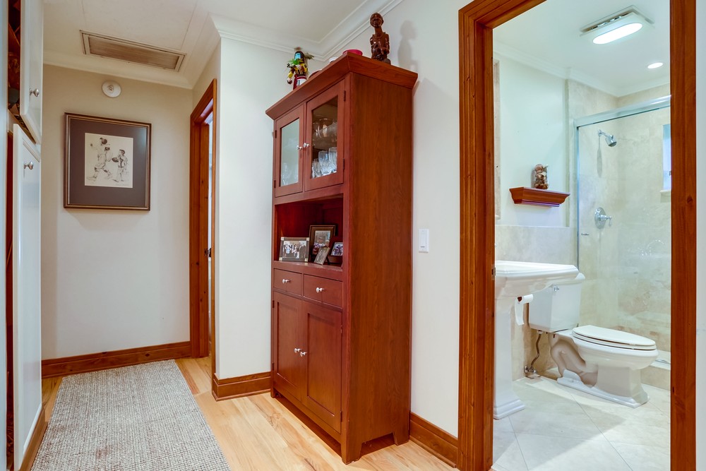Virtual tour photo 24 of 41 for 1542 Monmouth Dr