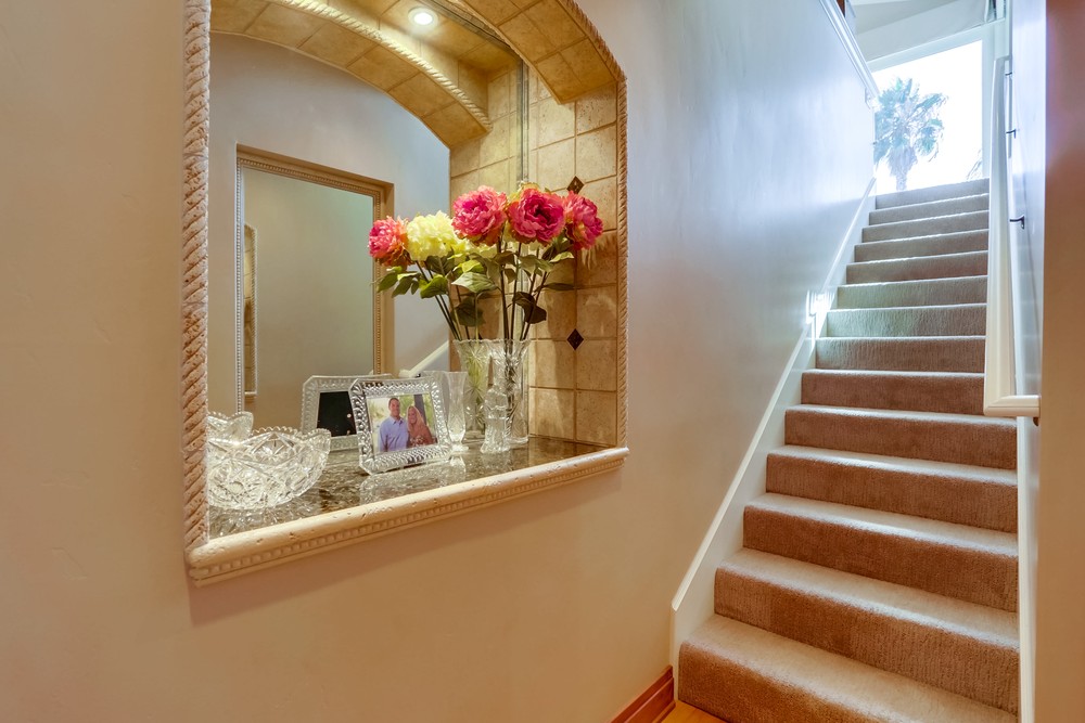 Virtual tour photo 25 of 41 for 1542 Monmouth Dr
