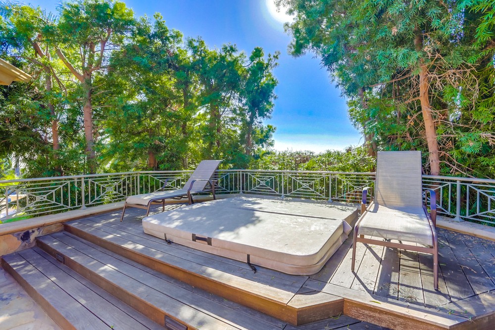 Virtual tour photo 39 of 41 for 1542 Monmouth Dr