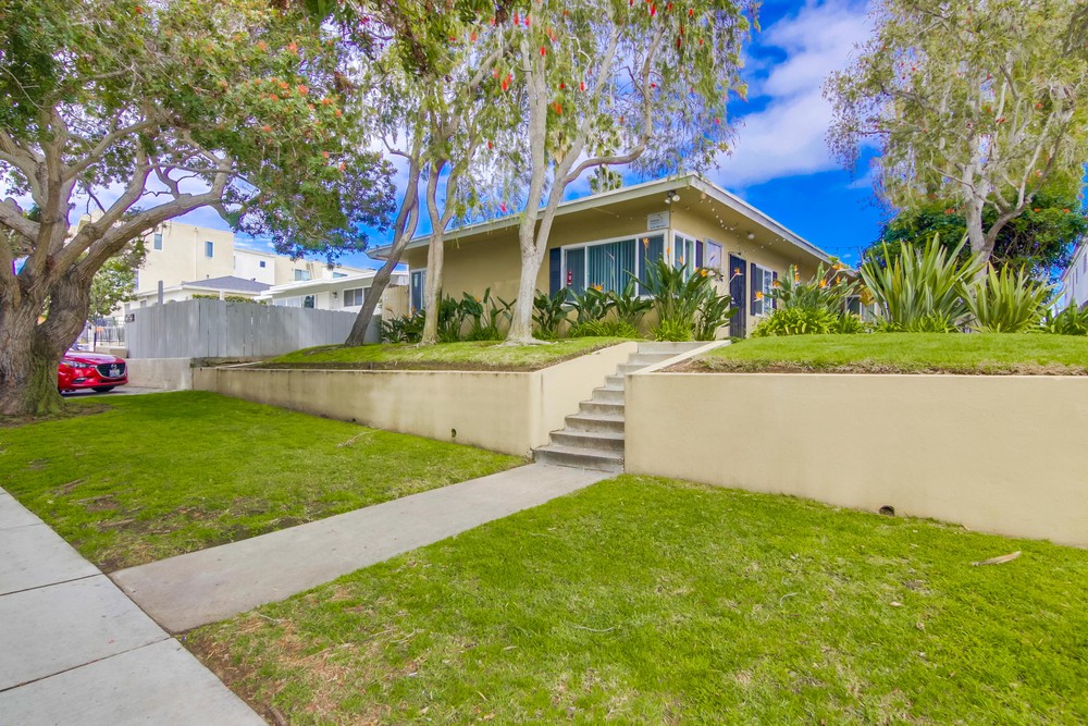 Virtual tour photo 1 of 25 for 1542 Pacific Beach Dr #1544