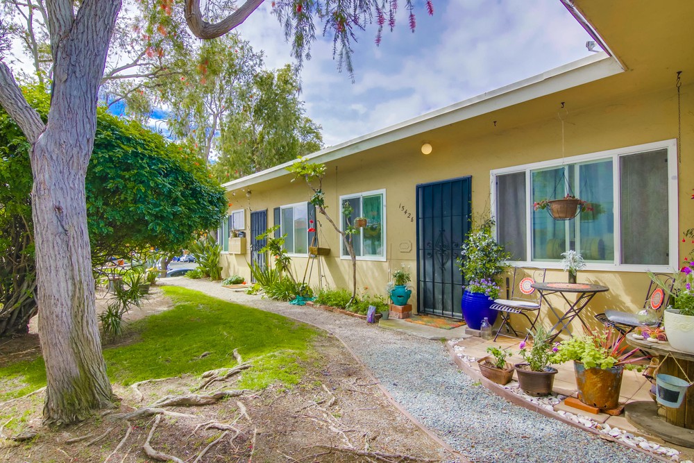 Virtual tour photo 6 of 25 for 1542 Pacific Beach Dr #1544