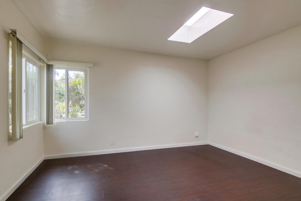 Virtual tour photo 8 of 25 for 1542 Pacific Beach Dr #1544