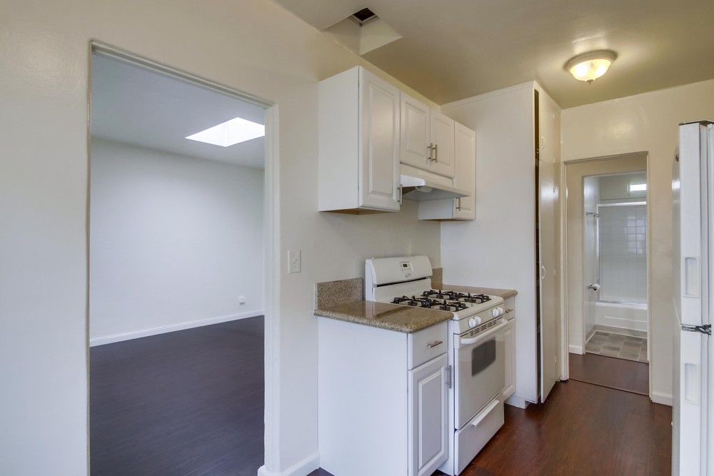 Virtual tour photo 13 of 25 for 1542 Pacific Beach Dr #1544