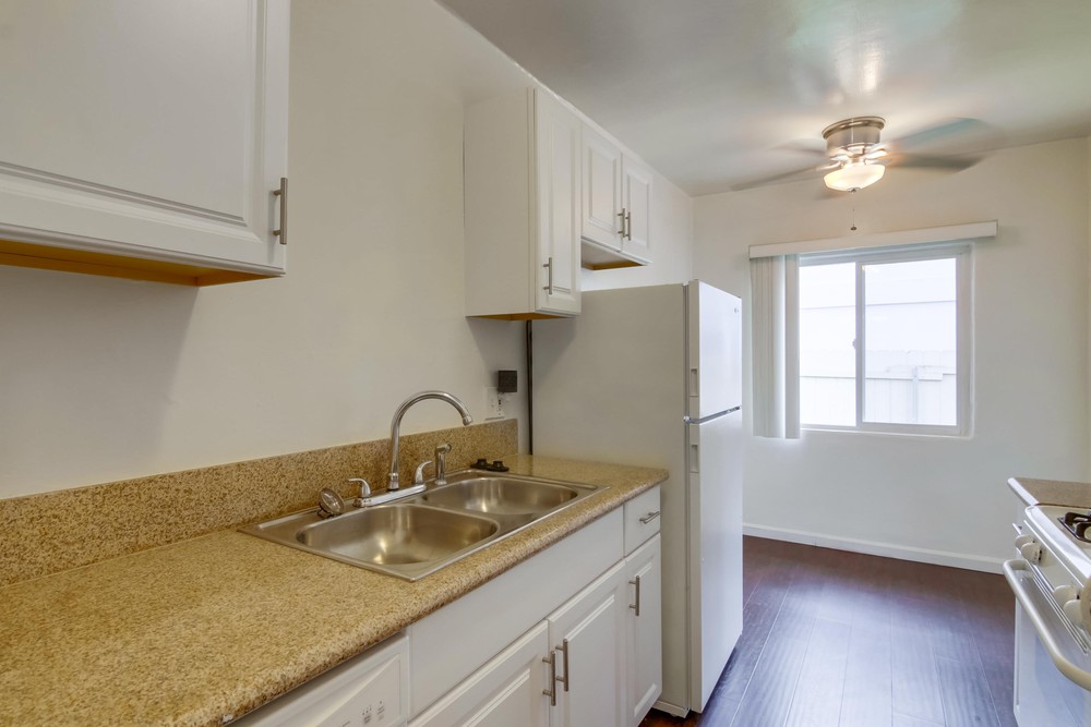 Virtual tour photo 16 of 25 for 1542 Pacific Beach Dr #1544