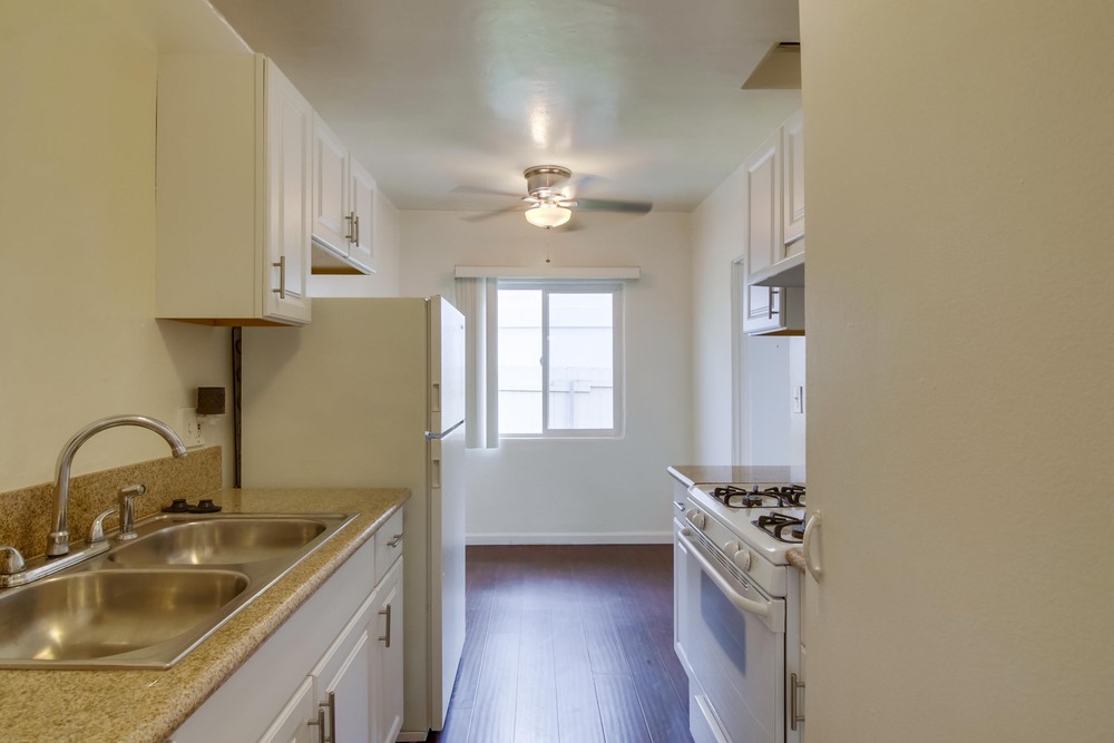 Virtual tour photo 17 of 25 for 1542 Pacific Beach Dr #1544