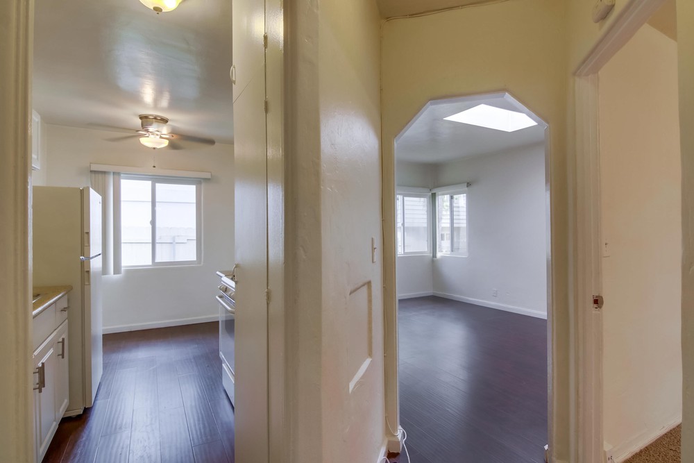 Virtual tour photo 20 of 25 for 1542 Pacific Beach Dr #1544