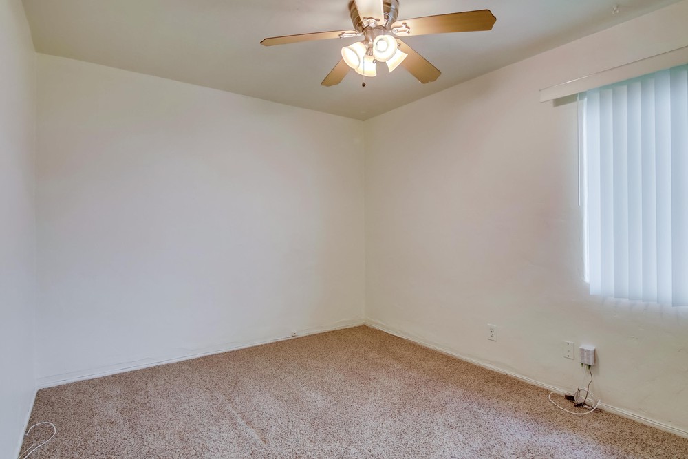 Virtual tour photo 21 of 25 for 1542 Pacific Beach Dr #1544