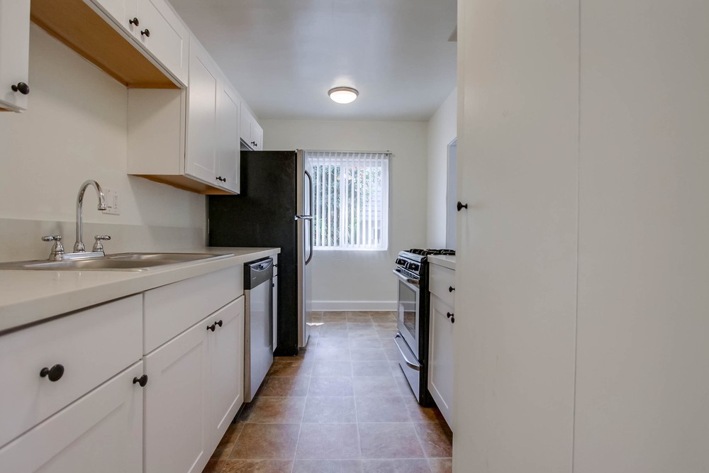 Virtual tour photo 17 of 24 for 1542 Pacific Beach Dr