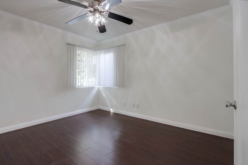 Virtual tour photo 18 of 24 for 1542 Pacific Beach Dr