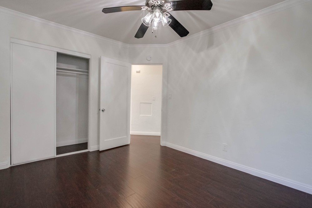 Virtual tour photo 21 of 24 for 1542 Pacific Beach Dr