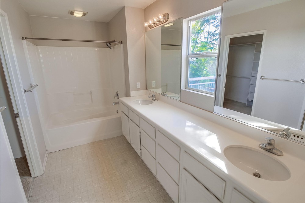 Virtual tour photo 30 of 76 for 1544 Remington Hills Dr