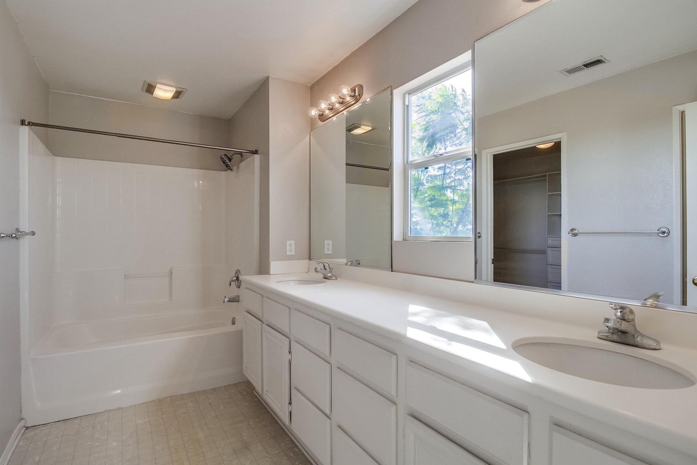 Virtual tour photo 31 of 76 for 1544 Remington Hills Dr