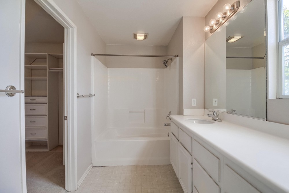 Virtual tour photo 32 of 76 for 1544 Remington Hills Dr