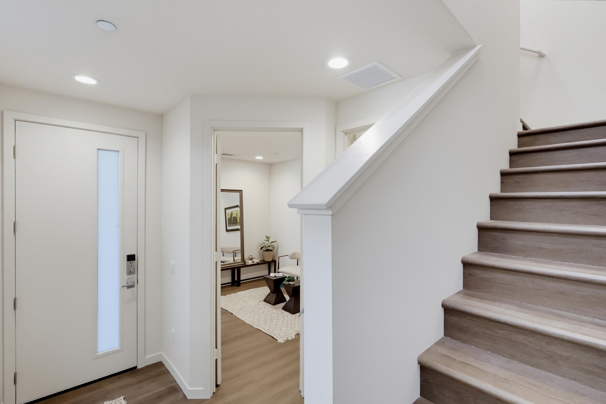 Virtual tour photo 11 of 78 for 1546 Chia Wy