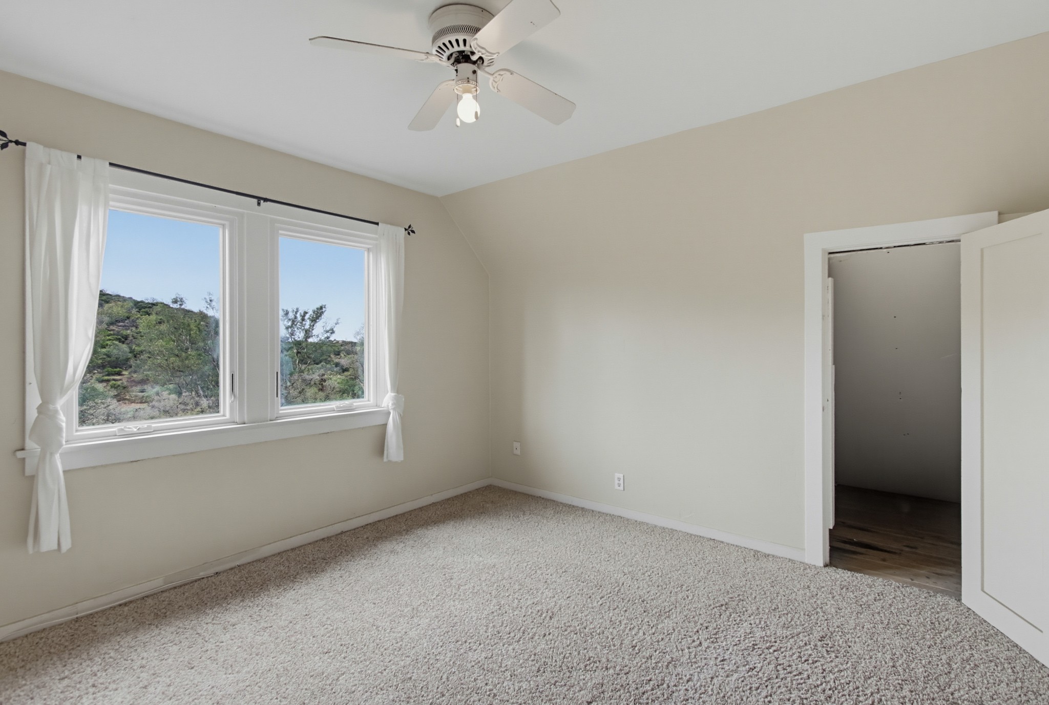 Virtual tour photo 80 of 116 for 1549 Marshall Rd